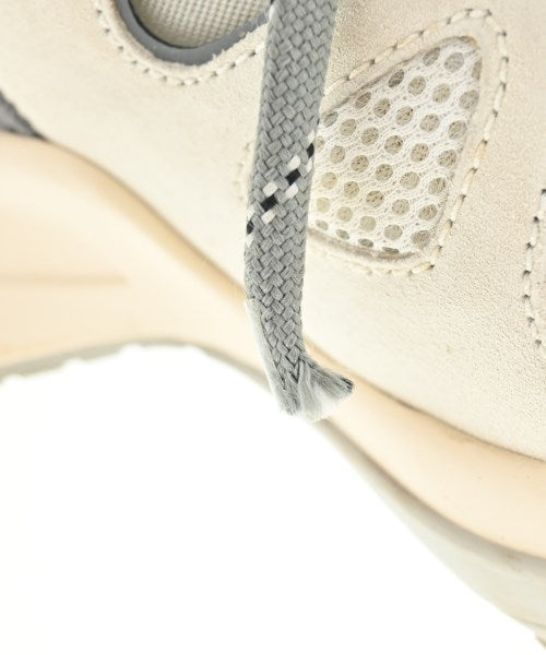 FENDI รองเท้าผ้าใบ