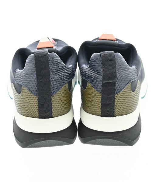 FENDI รองเท้าผ้าใบ