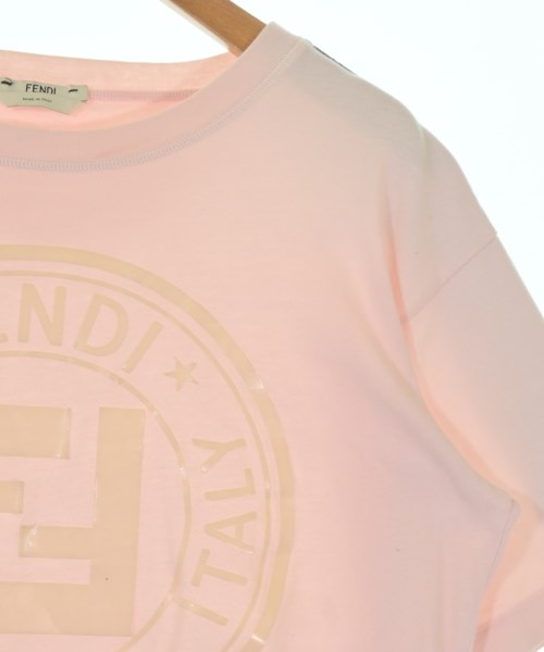 FENDI เสื้อยืด/เสื้อท็อปส์