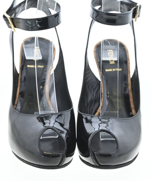 FENDI รองเท้าแตะ