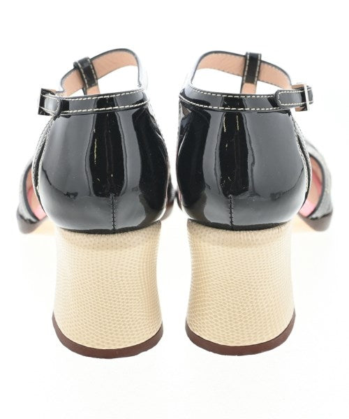 FENDI รองเท้าแตะ