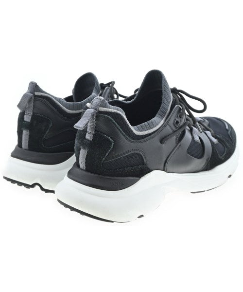 TOD'S รองเท้าผ้าใบ