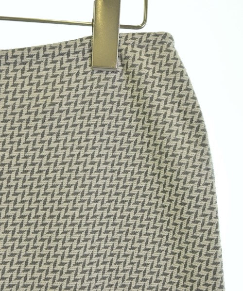 GIORGIO ARMANI กระโปรงยาวถึงเข่า