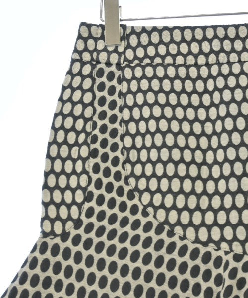 EMPORIO ARMANI กระโปรงยาวถึงเข่า