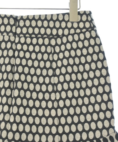 EMPORIO ARMANI กระโปรงยาวถึงเข่า