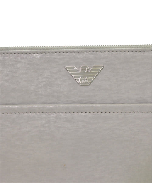 EMPORIO ARMANI คลัตช์