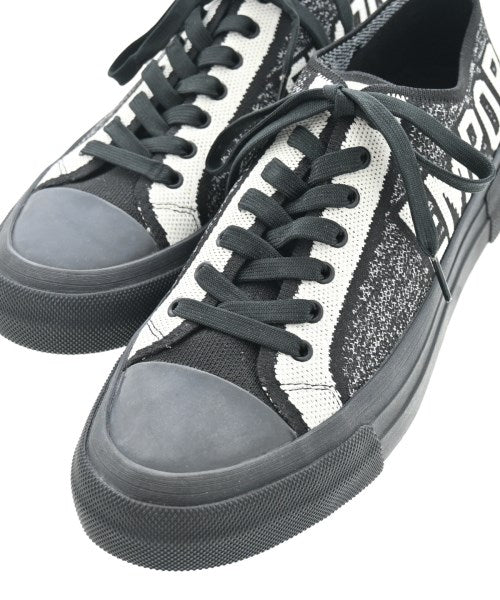 EMPORIO ARMANI รองเท้าผ้าใบ