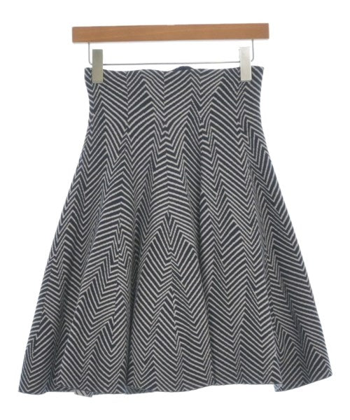 EMPORIO ARMANI กระโปรงยาวถึงเข่า