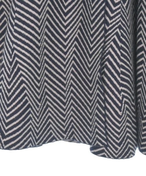 EMPORIO ARMANI กระโปรงยาวถึงเข่า