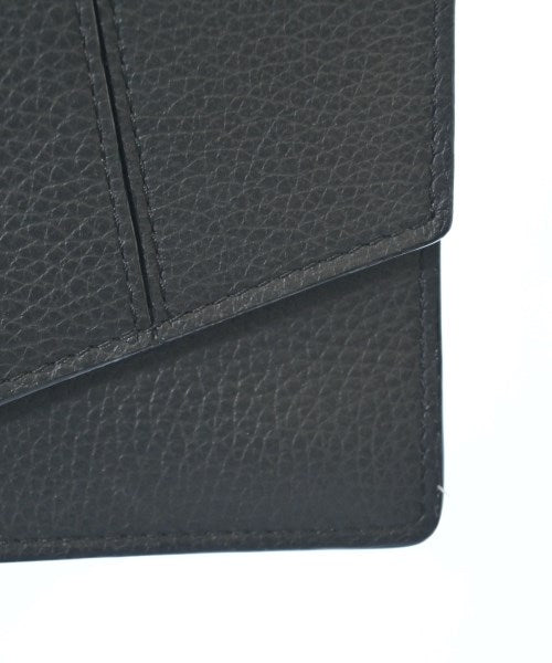 EMPORIO ARMANI คลัตช์
