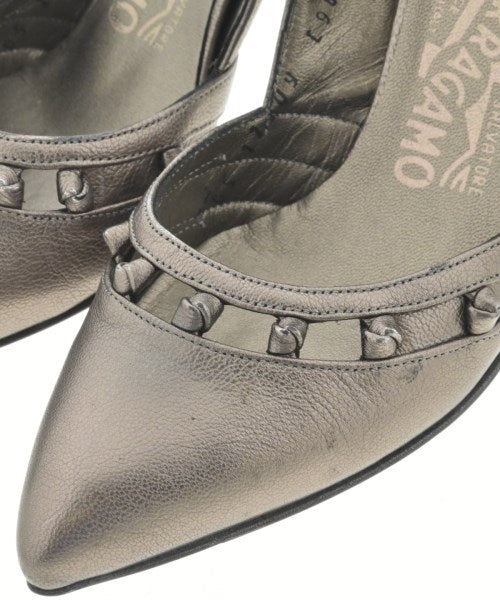 Salvatore Ferragamo รองเท้าส้นสูง