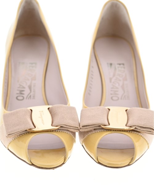 Salvatore Ferragamo รองเท้าส้นสูง