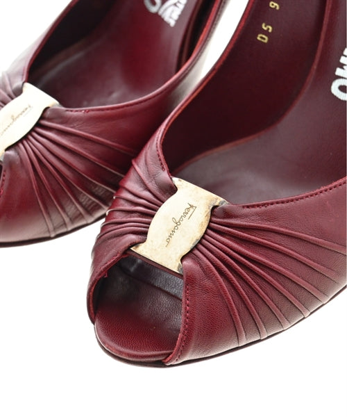 Salvatore Ferragamo รองเท้าส้นสูง