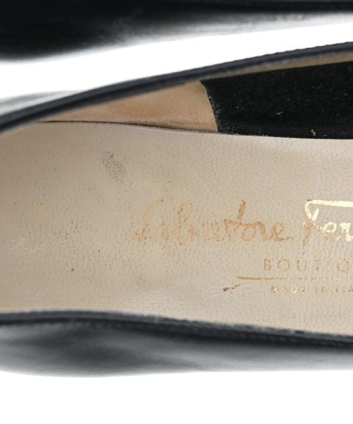Salvatore Ferragamo รองเท้าส้นสูง