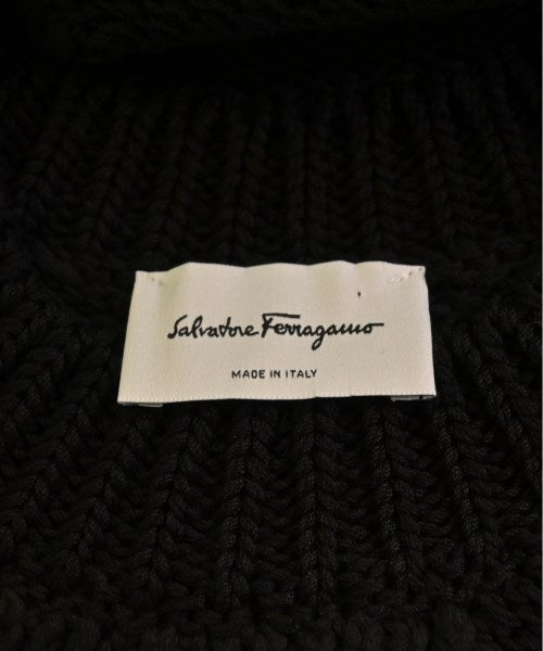 Salvatore Ferragamo เสื้อกันหนาว