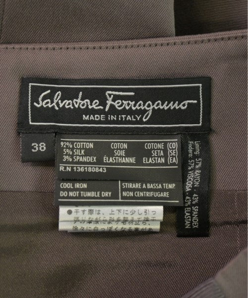 Salvatore Ferragamo กระโปรงยาวถึงเข่า