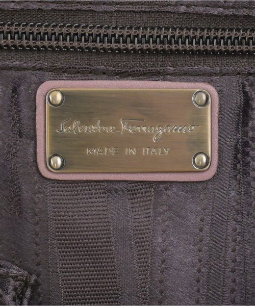 Salvatore Ferragamo กระเป๋าสะพาย