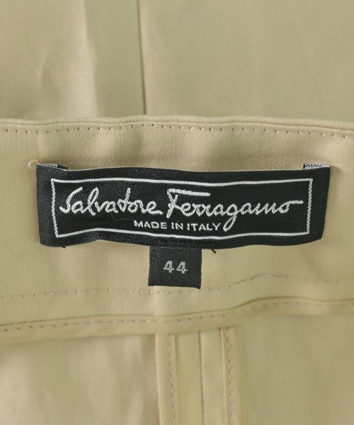 Salvatore Ferragamo กระโปรงยาวถึงเข่า