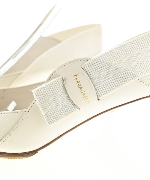 Salvatore Ferragamo รองเท้าส้นสูง