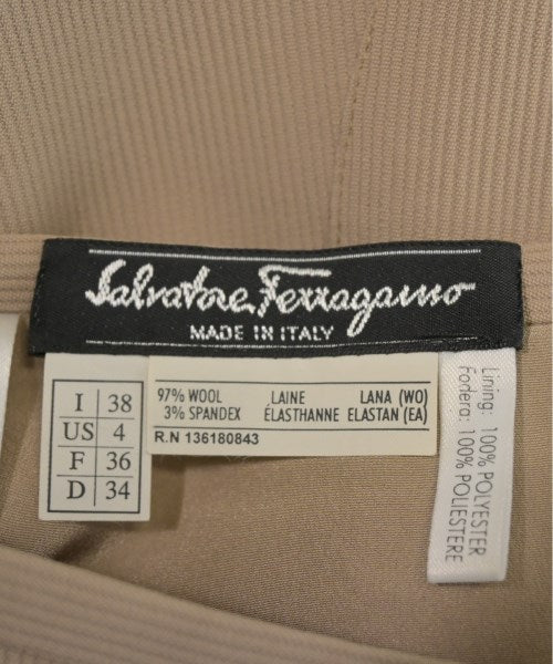 Salvatore Ferragamo กระโปรงยาวถึงเข่า