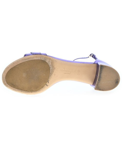 Salvatore Ferragamo รองเท้าส้นสูง