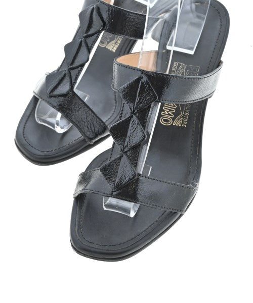 Salvatore Ferragamo รองเท้าแตะ