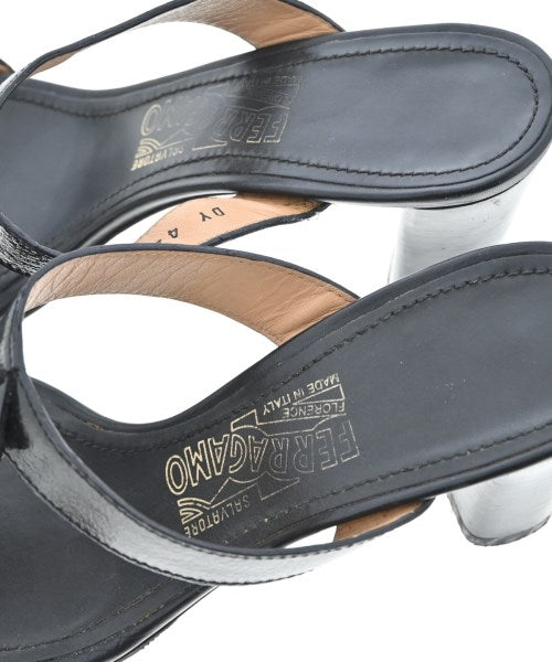 Salvatore Ferragamo รองเท้าแตะ