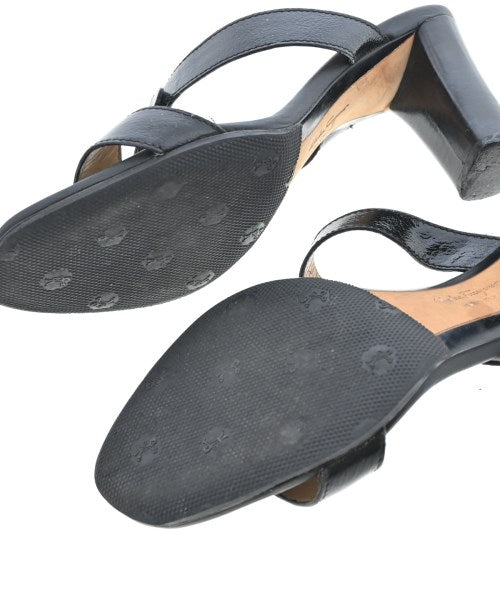 Salvatore Ferragamo รองเท้าแตะ