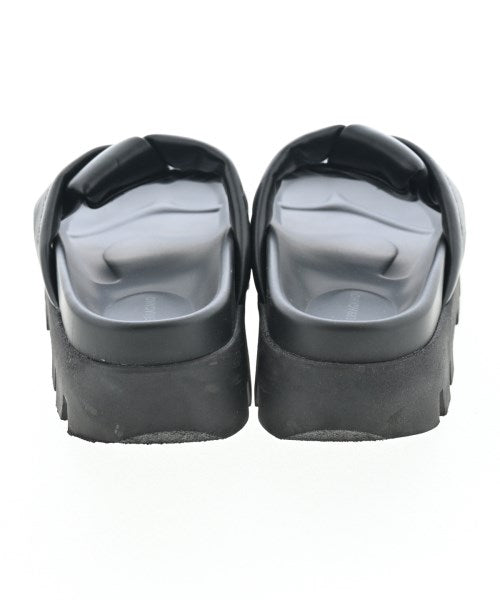 Salvatore Ferragamo รองเท้าแตะ