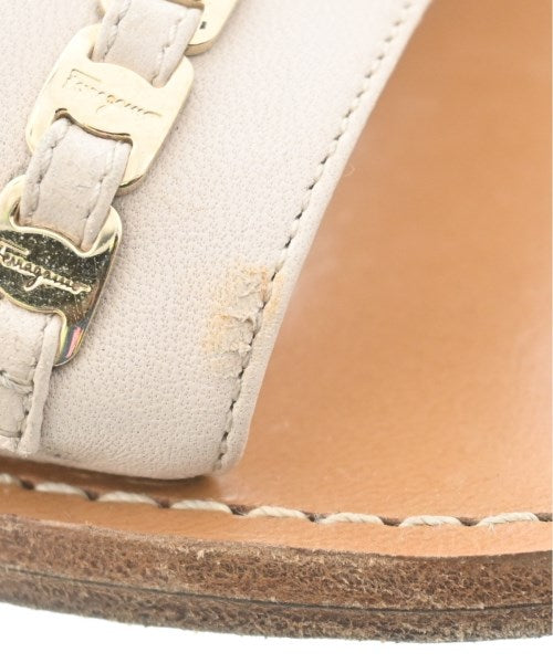 Salvatore Ferragamo รองเท้าแตะ