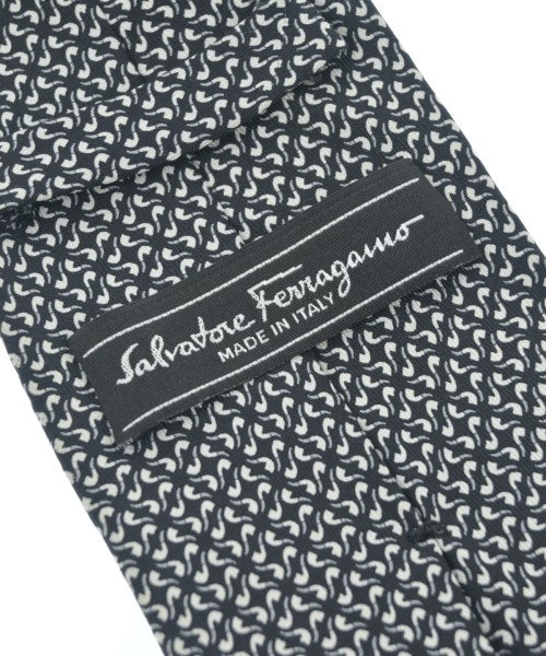 Salvatore Ferragamo เนคไท