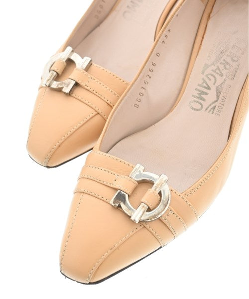 Salvatore Ferragamo รองเท้าส้นสูง