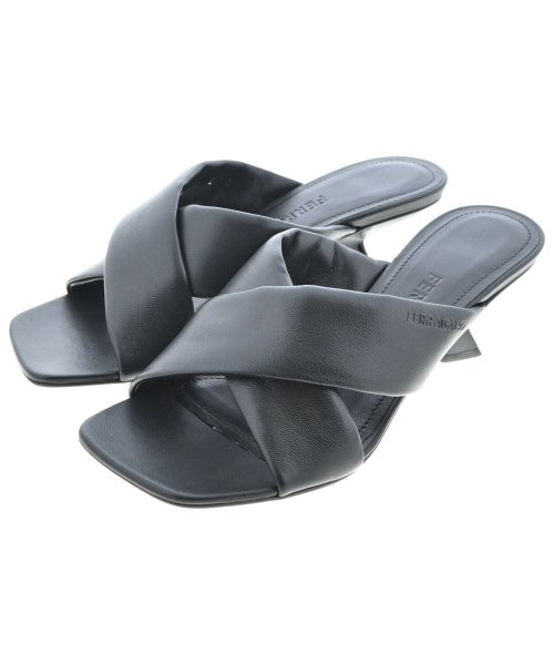 Salvatore Ferragamo รองเท้าแตะ