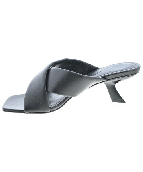 Salvatore Ferragamo รองเท้าแตะ