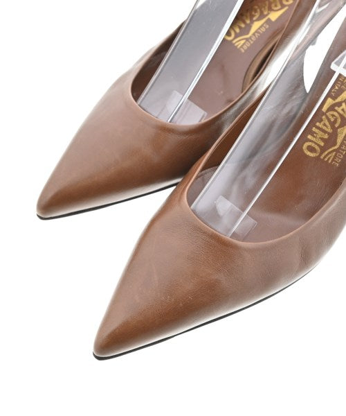 Salvatore Ferragamo รองเท้าส้นสูง
