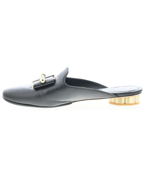Salvatore Ferragamo รองเท้าแตะ