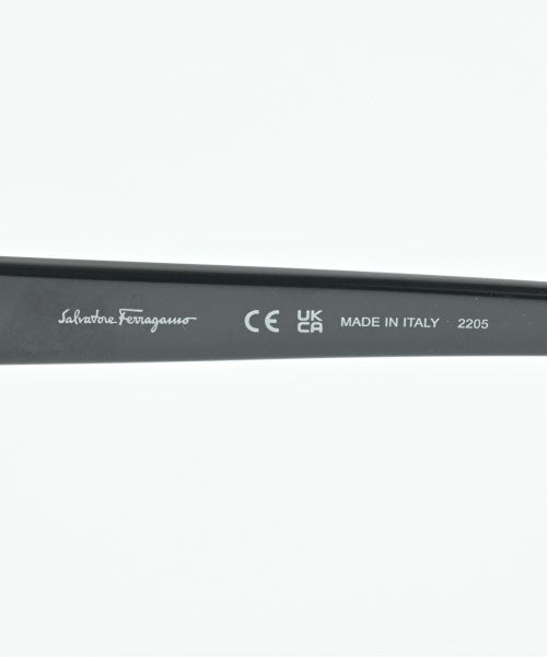Salvatore Ferragamo แว่นกันแดด
