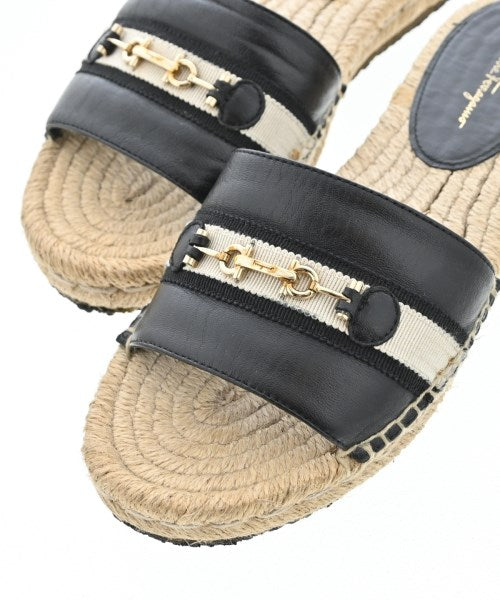 Salvatore Ferragamo รองเท้าแตะ