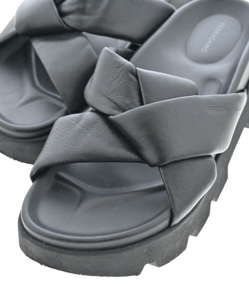 Salvatore Ferragamo รองเท้าแตะ