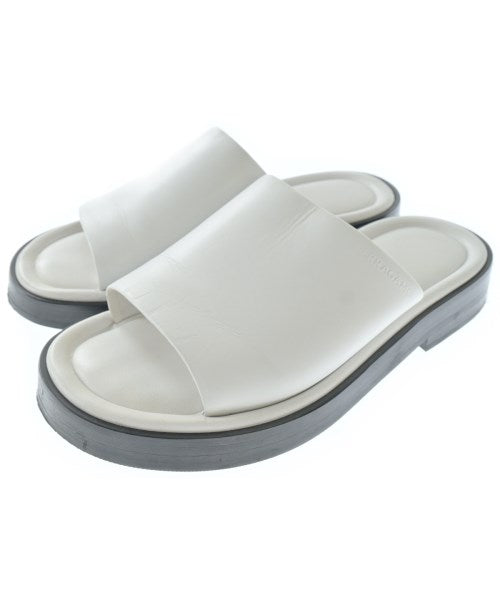 Salvatore Ferragamo รองเท้าแตะ