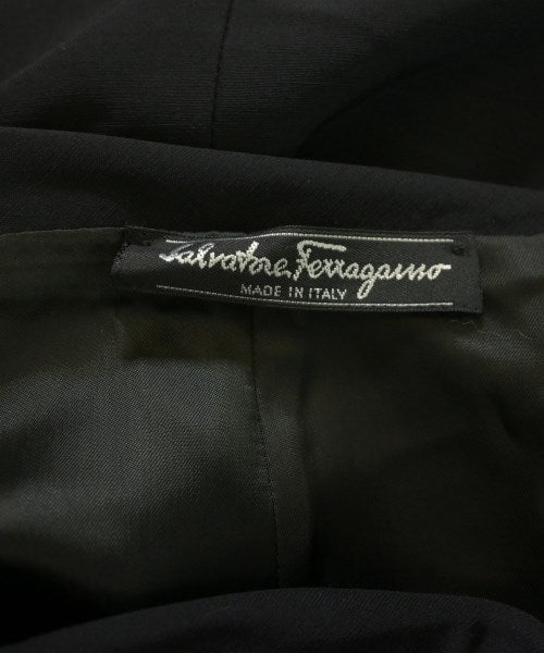 Salvatore Ferragamo กระโปรงยาวถึงเข่า