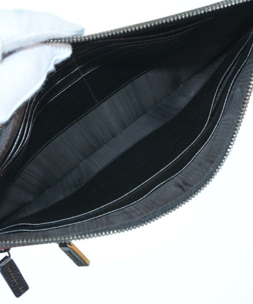 Salvatore Ferragamo คลัตช์