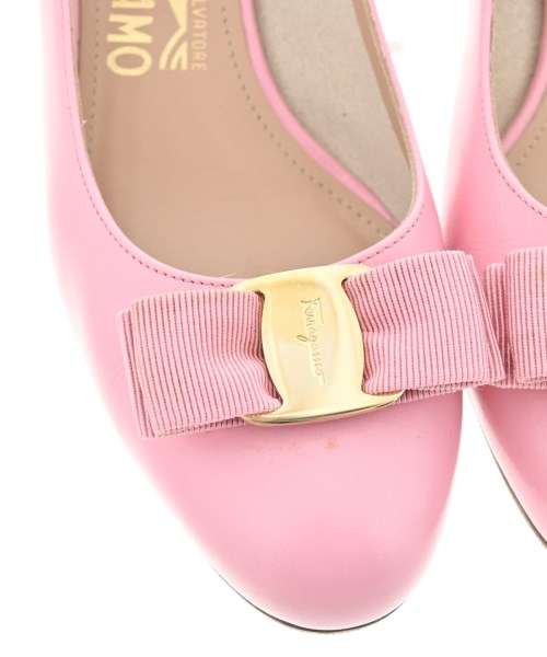 Salvatore Ferragamo รองเท้าส้นสูง