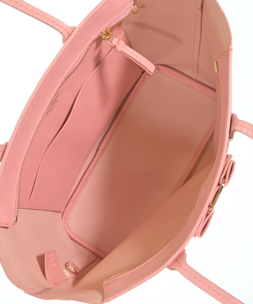 Salvatore Ferragamo กระเป๋าถือขนาดใหญ่