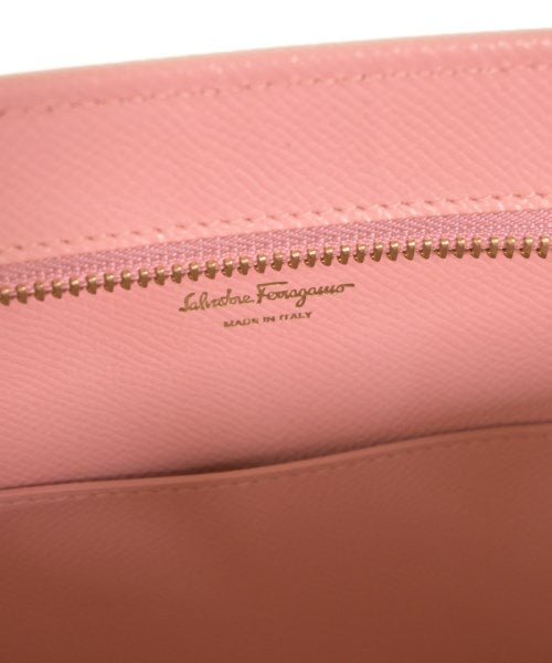 Salvatore Ferragamo กระเป๋าถือขนาดใหญ่