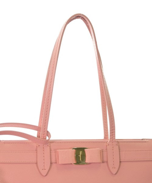Salvatore Ferragamo กระเป๋าถือขนาดใหญ่