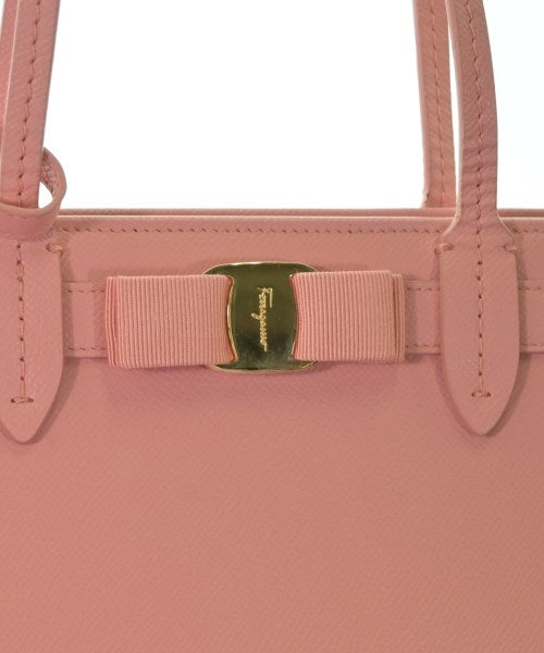 Salvatore Ferragamo กระเป๋าถือขนาดใหญ่