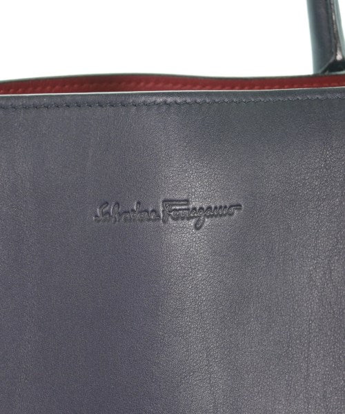 Salvatore Ferragamo กระเป๋าถือ