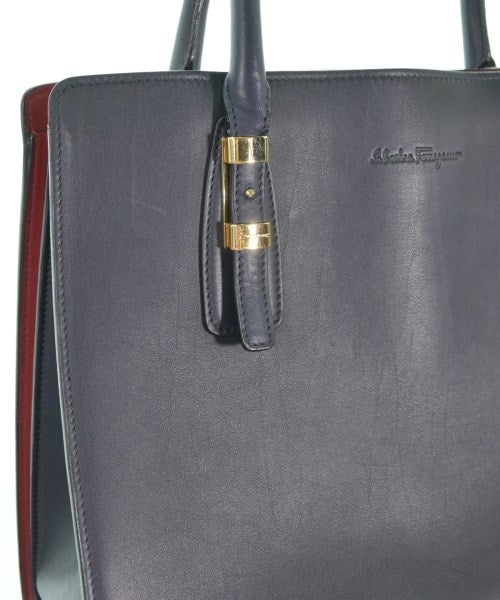 Salvatore Ferragamo กระเป๋าถือ