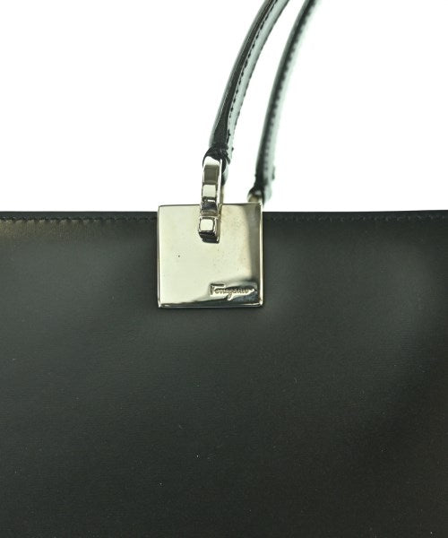 Salvatore Ferragamo กระเป๋าถือ